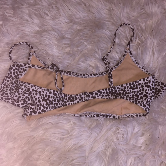 white and black bikini top - Picture 2 of 6